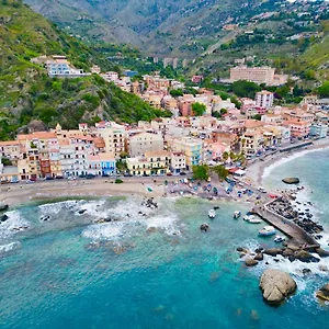 Beach House Giardini-Naxos